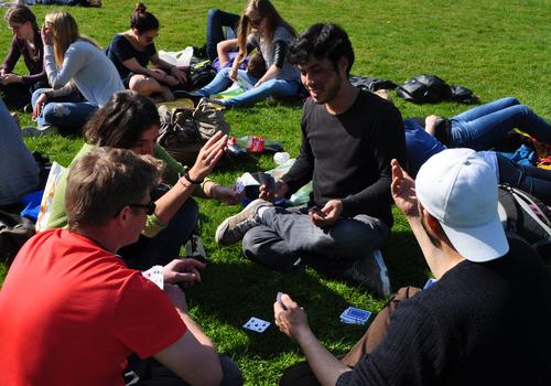 France Langue Bordeaux Picnic in the Jardin Public